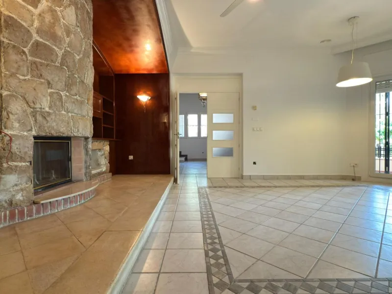 Exclusive Villa Surrounded by Nature in Alicante