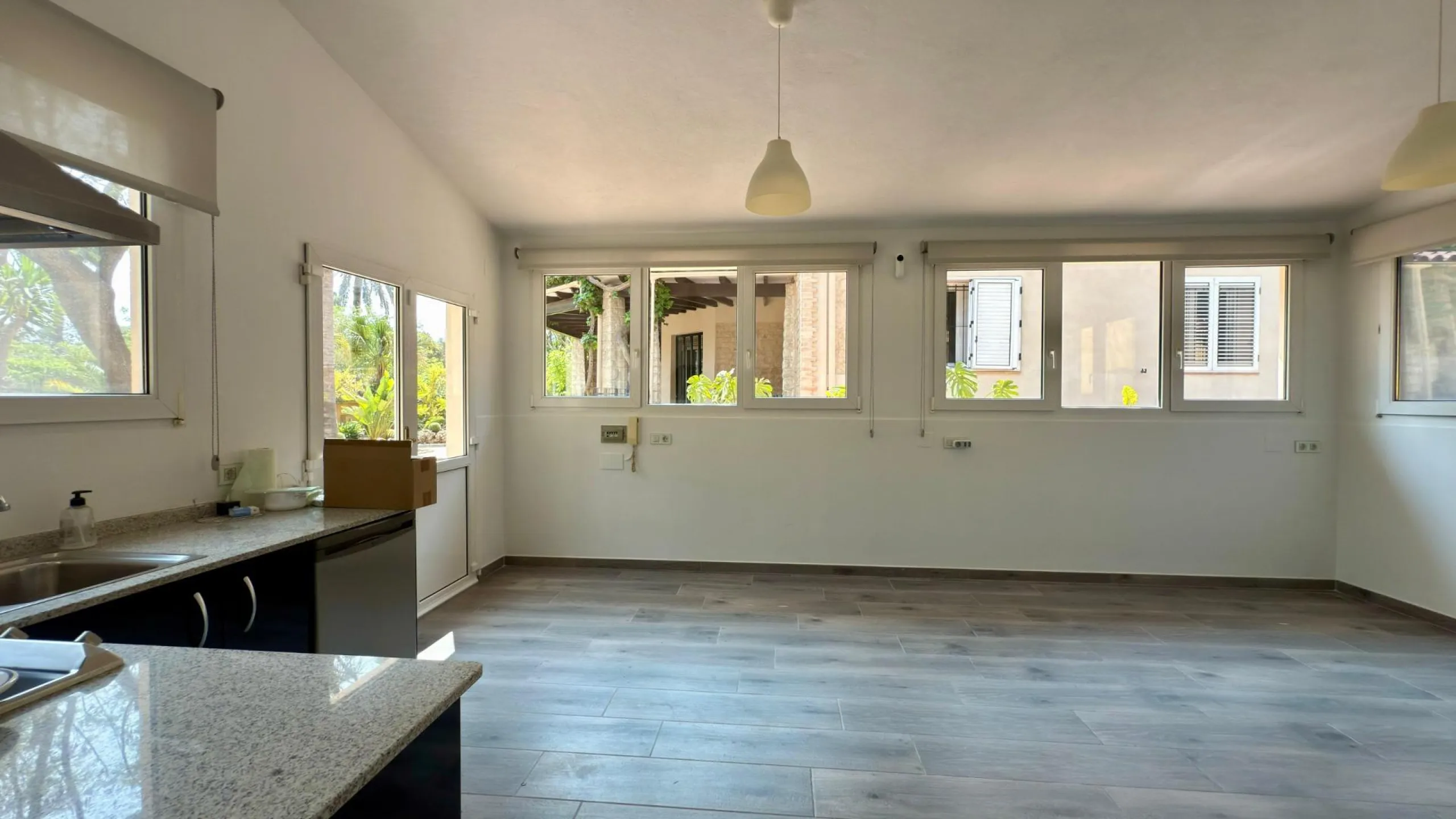 Exclusive Villa Surrounded by Nature in Alicante