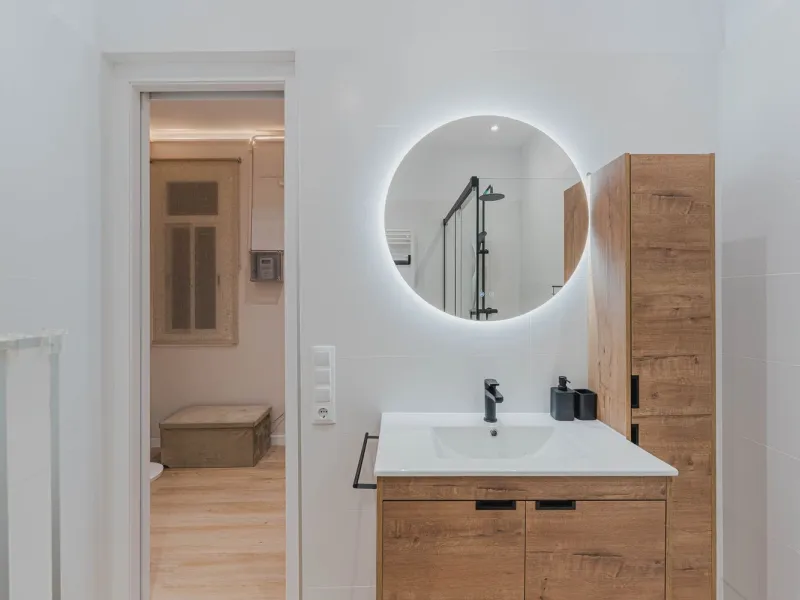 Newly Renovated Apartment with Balcony in Nova Esquerra de l’Eixample, Barcelona