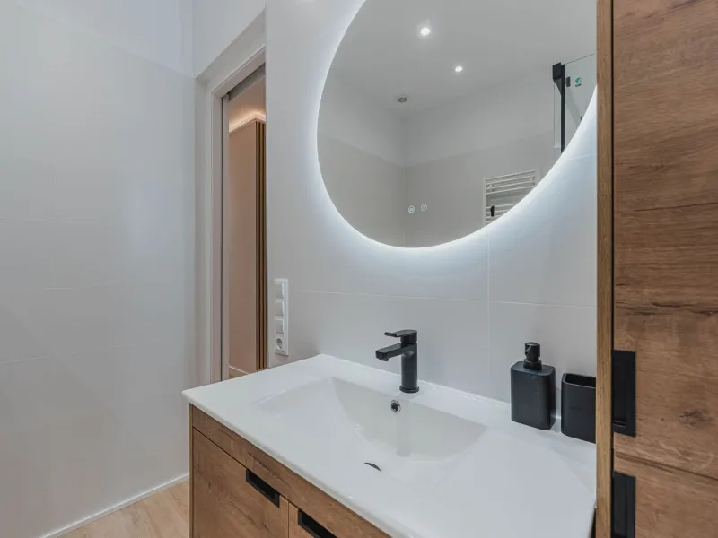 Newly Renovated Apartment with Balcony in Nova Esquerra de l’Eixample, Barcelona