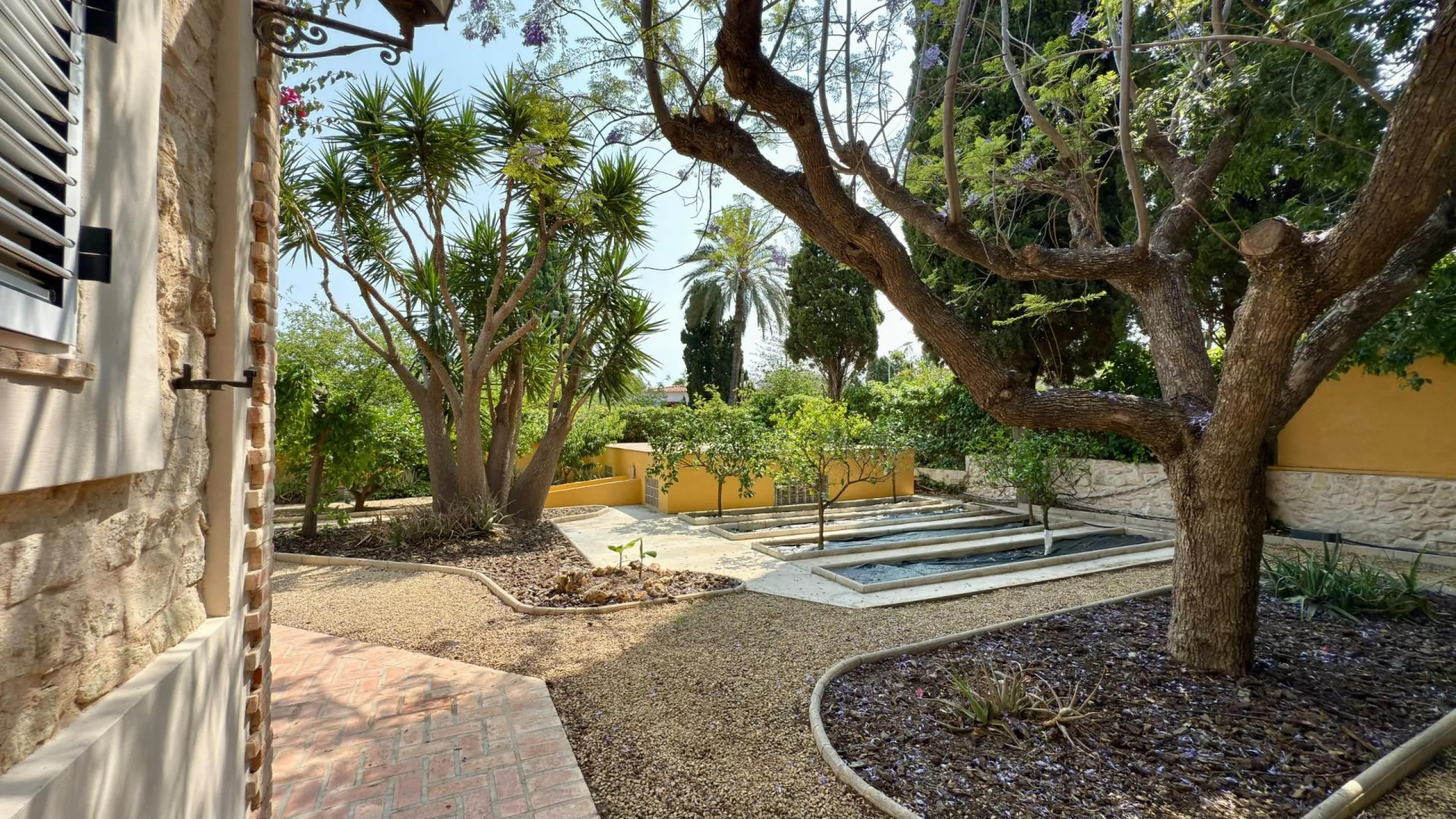 Exclusive Villa Surrounded by Nature in Alicante