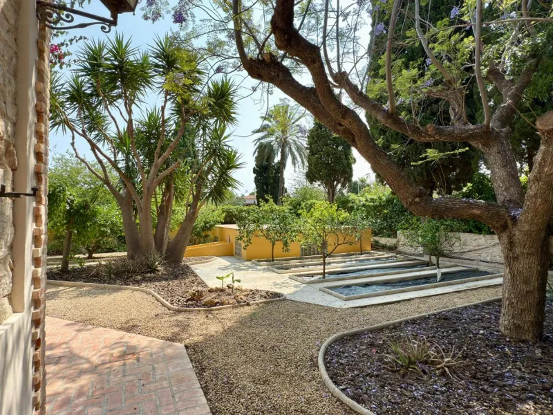Exclusive Villa Surrounded by Nature in Alicante