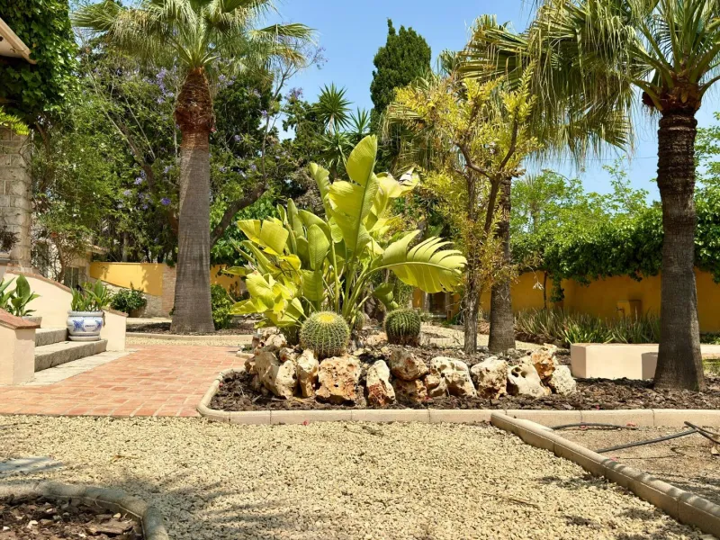 Exclusive Villa Surrounded by Nature in Alicante