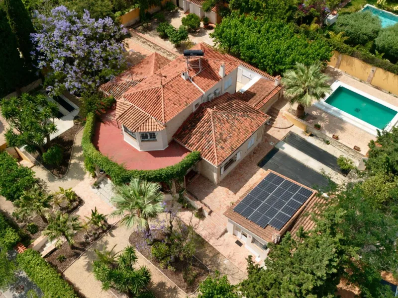Exclusive Villa Surrounded by Nature in Alicante