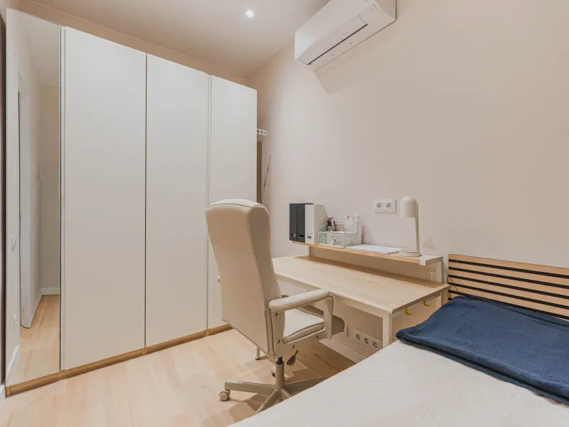 Newly Renovated Apartment with Balcony in Nova Esquerra de l’Eixample, Barcelona