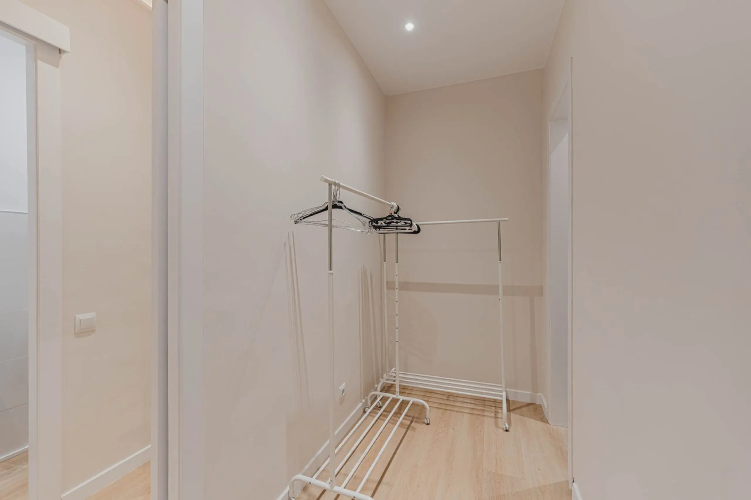 Newly Renovated Apartment with Balcony in Nova Esquerra de l’Eixample, Barcelona