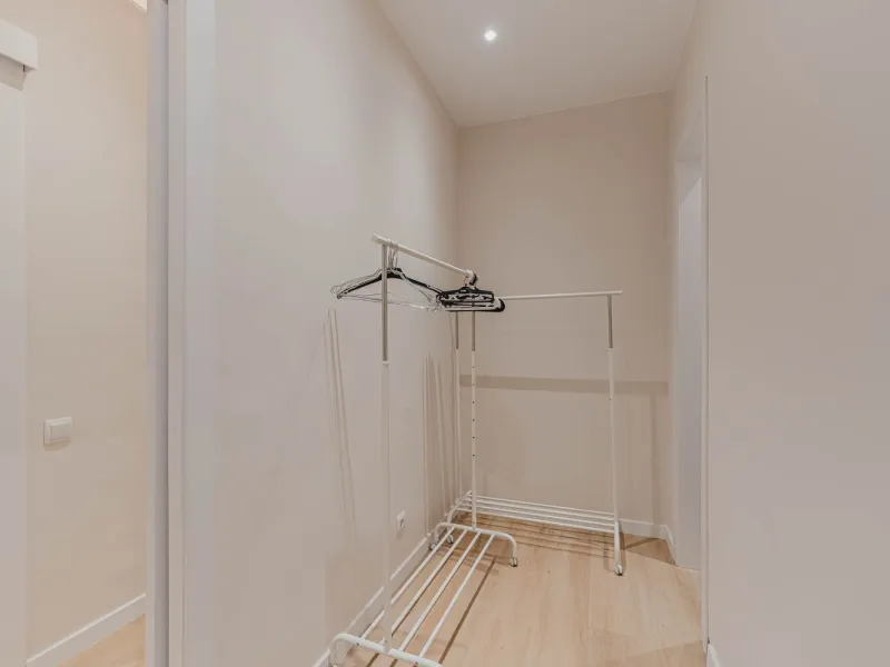 Newly Renovated Apartment with Balcony in Nova Esquerra de l’Eixample, Barcelona