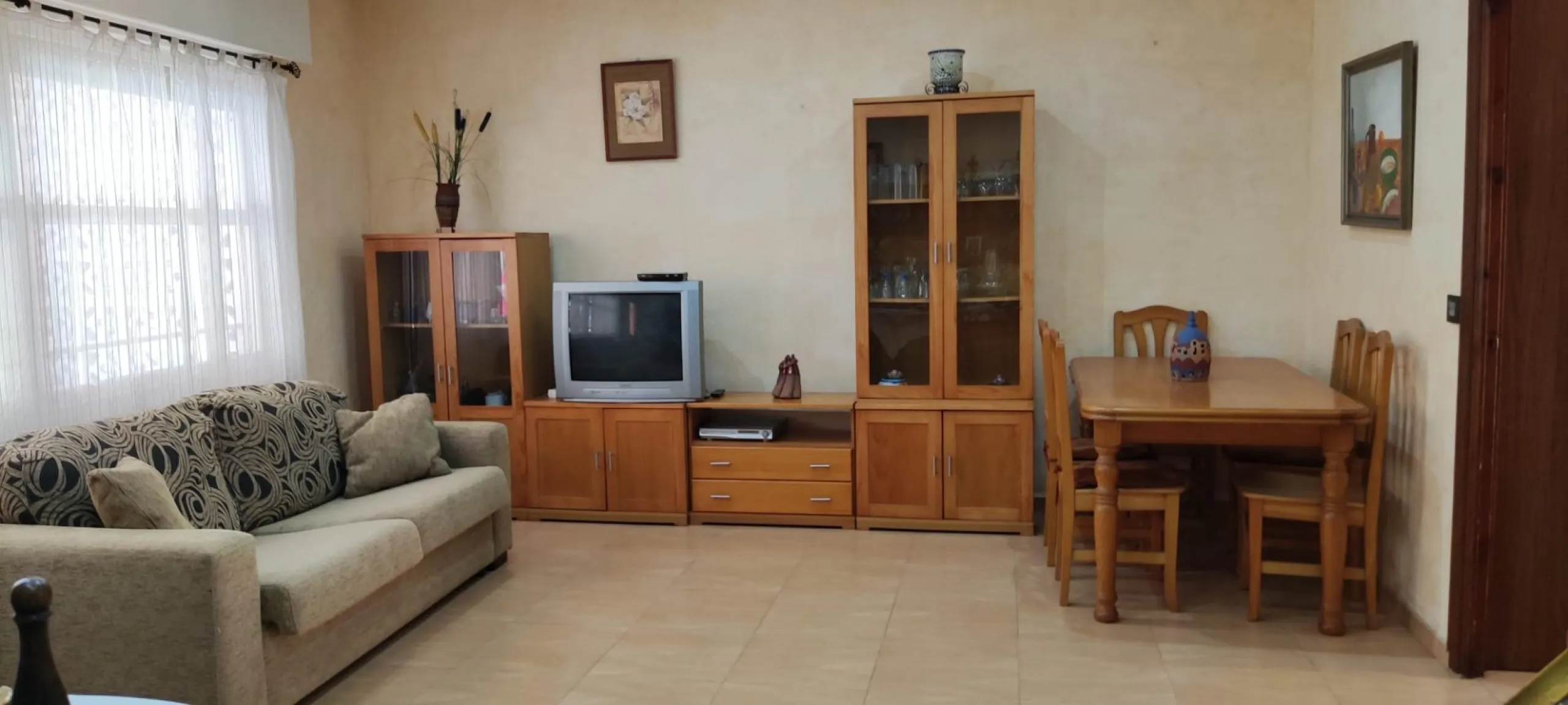 Casa en el Centro de Torrevieja: Comodidad y Cercanía a la Playa 3 hab 2 baños