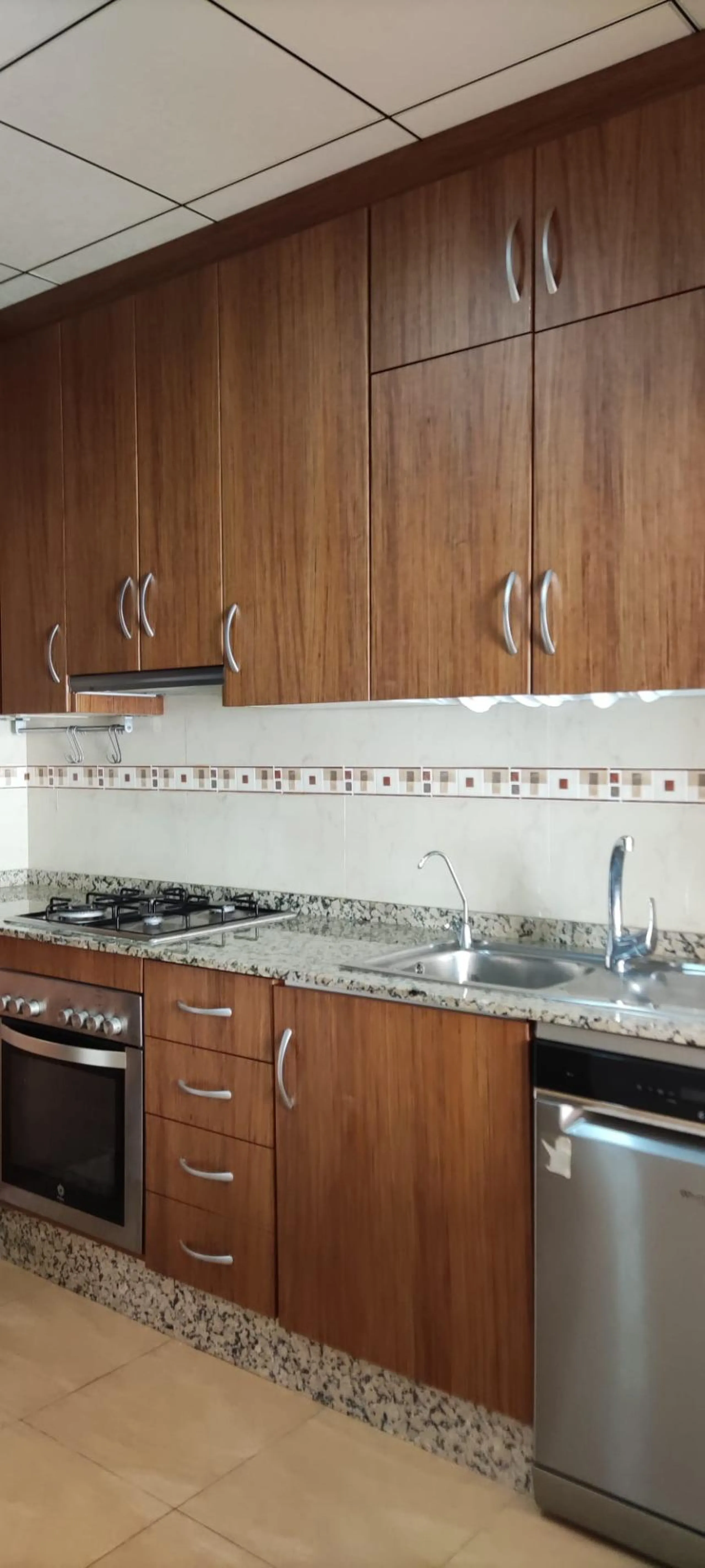 Casa en el Centro de Torrevieja: Comodidad y Cercanía a la Playa 3 hab 2 baños