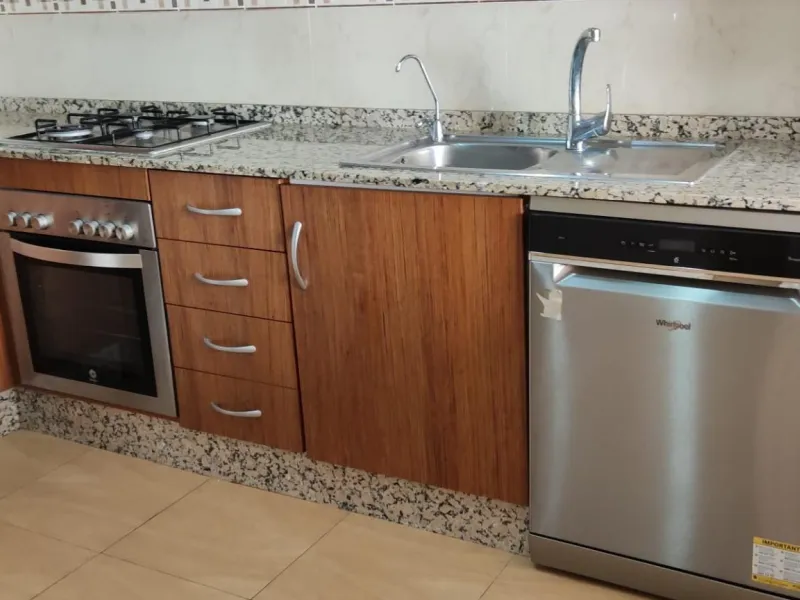 Casa en el Centro de Torrevieja: Comodidad y Cercanía a la Playa 3 hab 2 baños