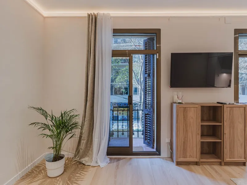Newly Renovated Apartment with Balcony in Nova Esquerra de l’Eixample, Barcelona