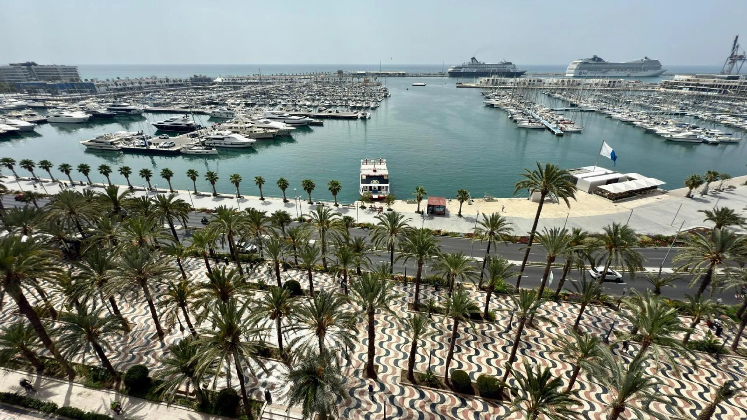 Ático de Lujo con Vistas Espectaculares en la Explanada de España, Alicante