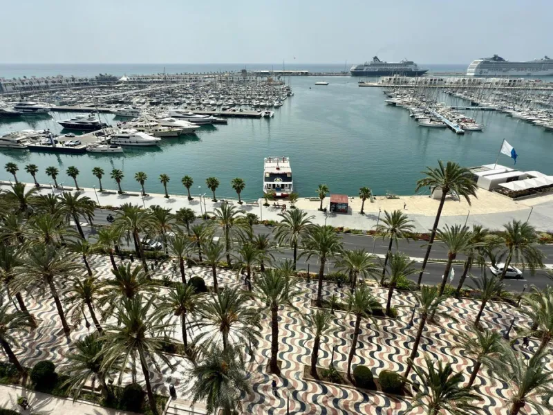 Ático de Lujo con Vistas Espectaculares en la Explanada de España, Alicante