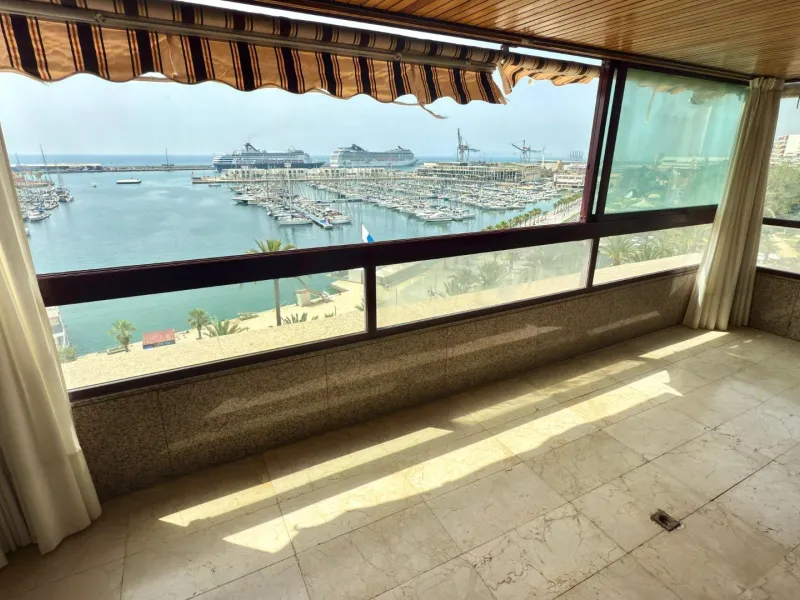 Ático de Lujo con Vistas Espectaculares en la Explanada de España, Alicante