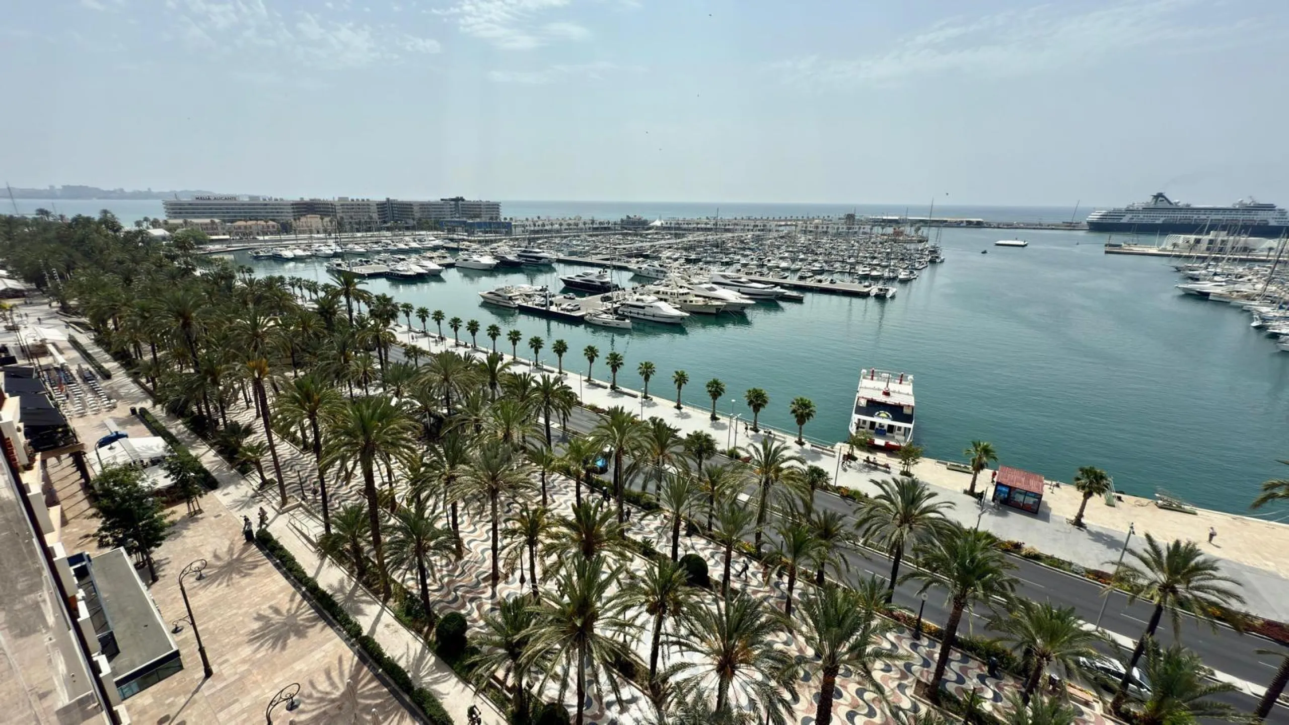 Ático de Lujo con Vistas Espectaculares en la Explanada de España, Alicante