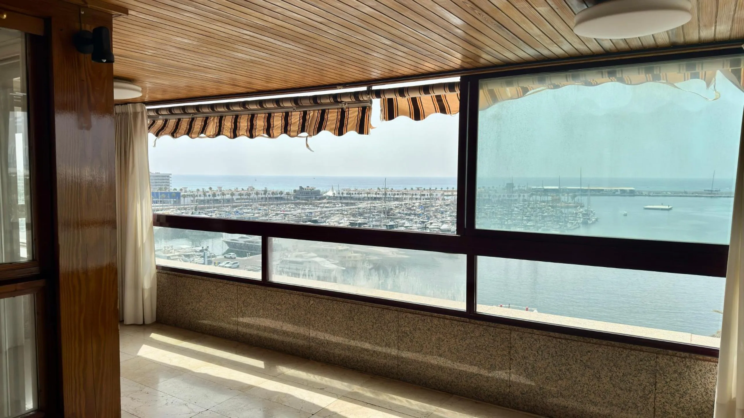 Ático de Lujo con Vistas Espectaculares en la Explanada de España, Alicante