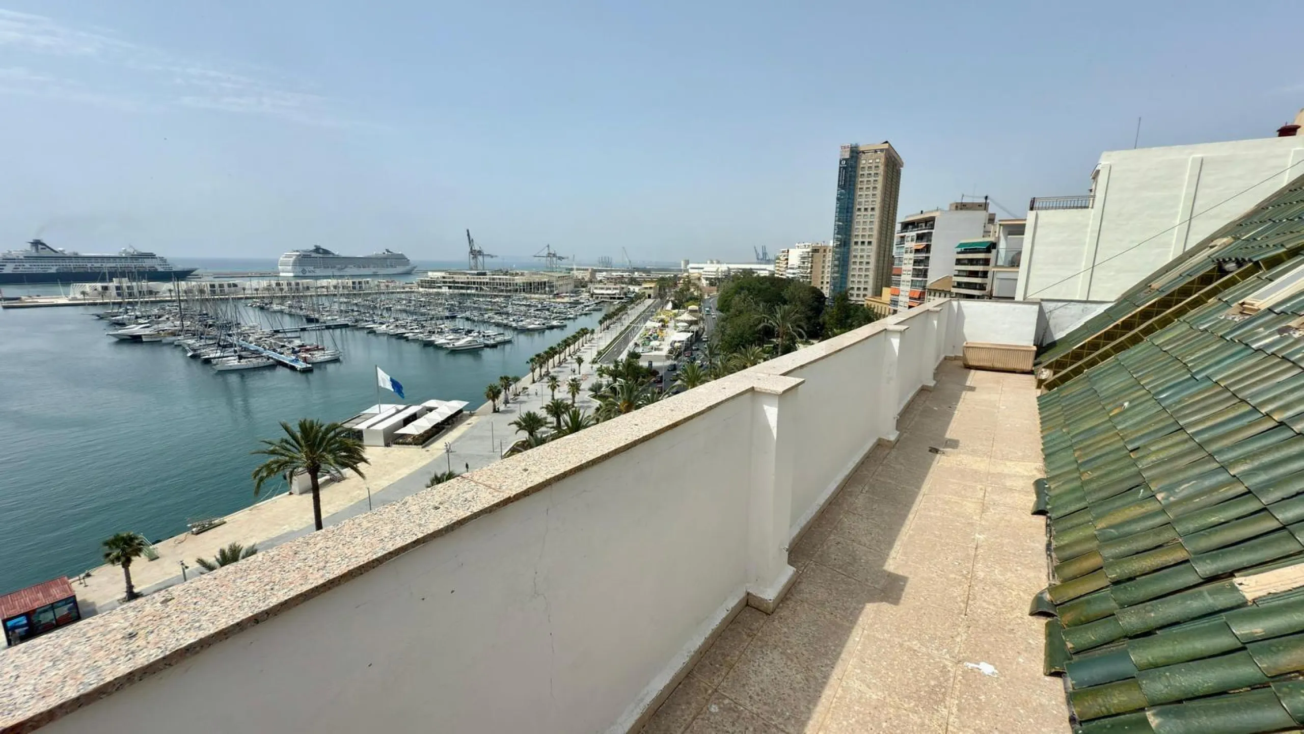 Ático de Lujo con Vistas Espectaculares en la Explanada de España, Alicante
