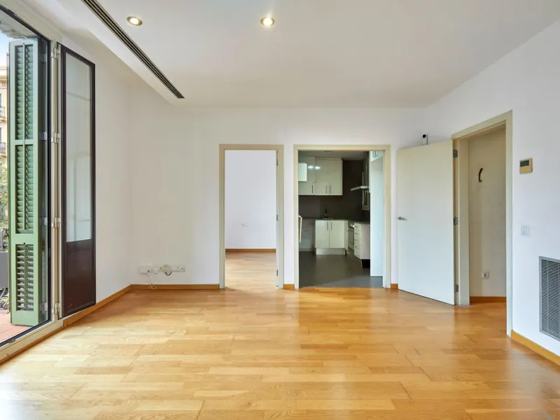 Renovated Charming Apartment in Eixample, Barcelona
