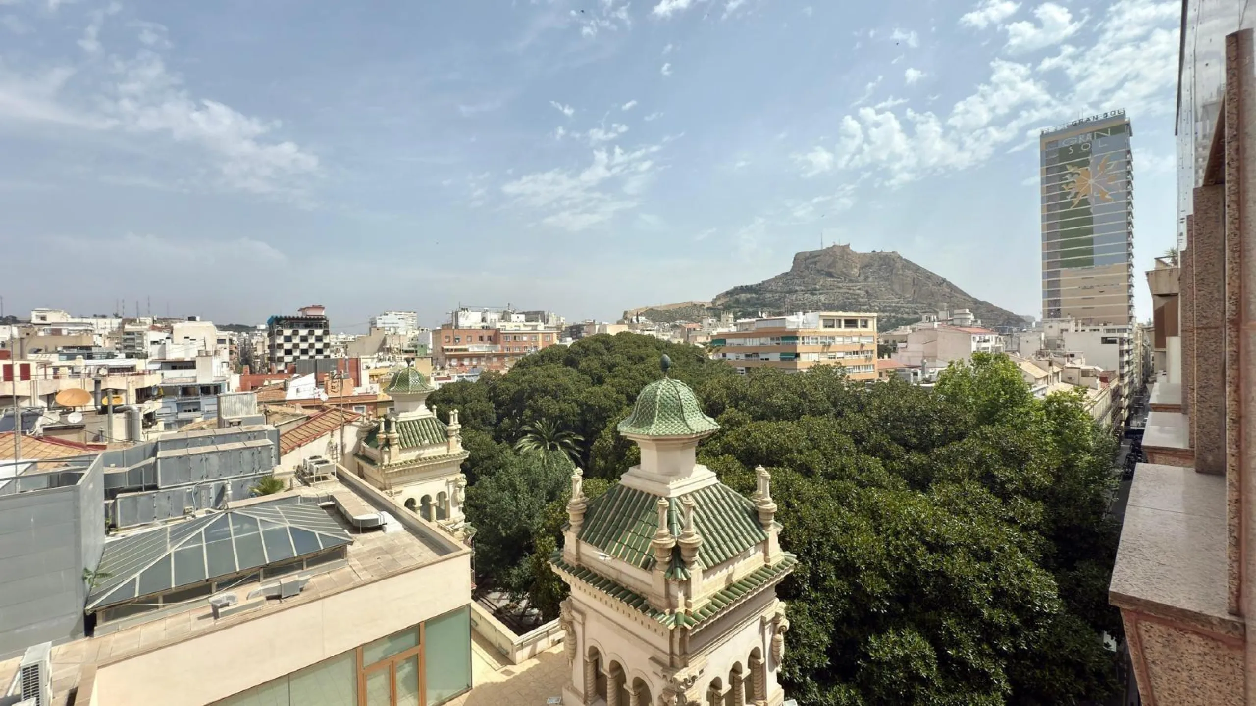 Ático de Lujo con Vistas Espectaculares en la Explanada de España, Alicante