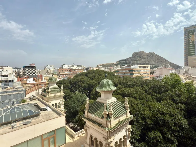 Ático de Lujo con Vistas Espectaculares en la Explanada de España, Alicante