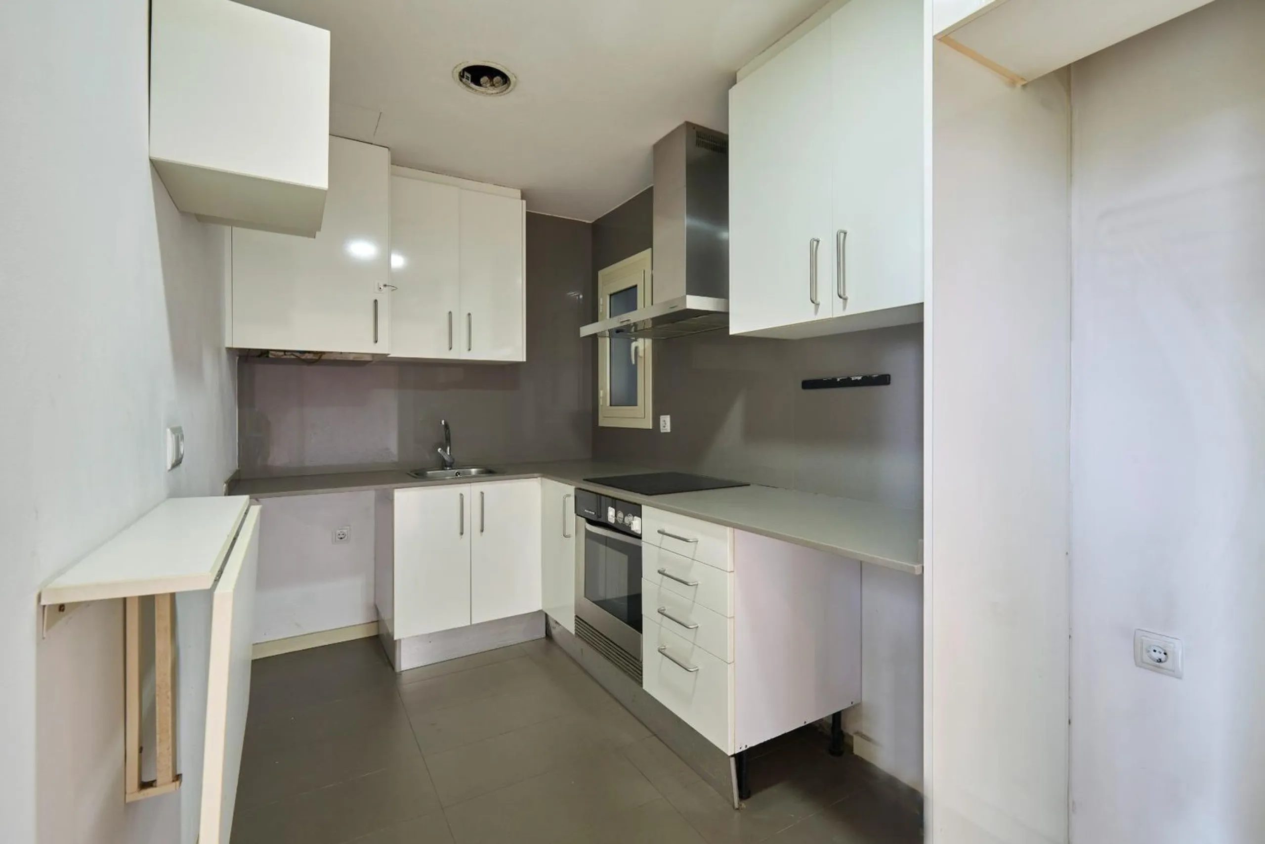 Renovated Charming Apartment in Eixample, Barcelona