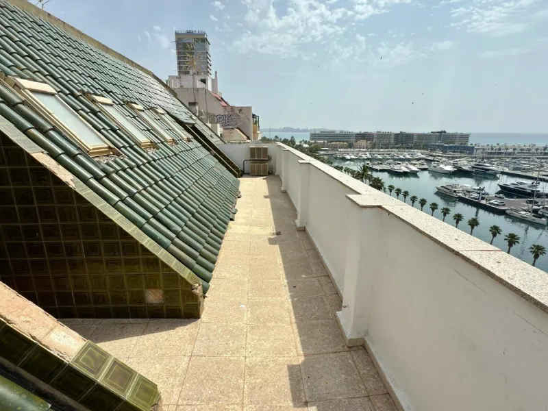 Ático de Lujo con Vistas Espectaculares en la Explanada de España, Alicante