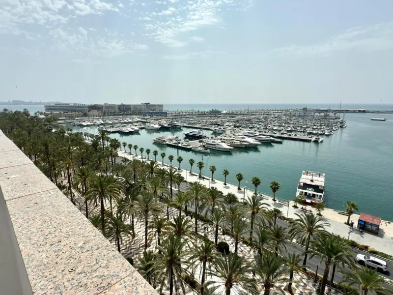 Ático de Lujo con Vistas Espectaculares en la Explanada de España, Alicante