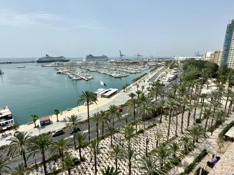 Ático de Lujo con Vistas Espectaculares en la Explanada de España, Alicante
