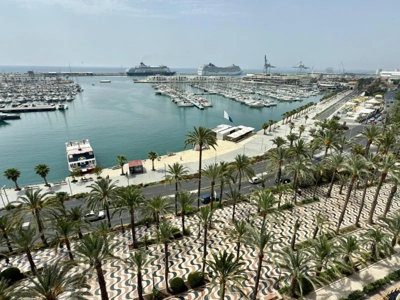 Ático de Lujo con Vistas Espectaculares en la Explanada de España, Alicante