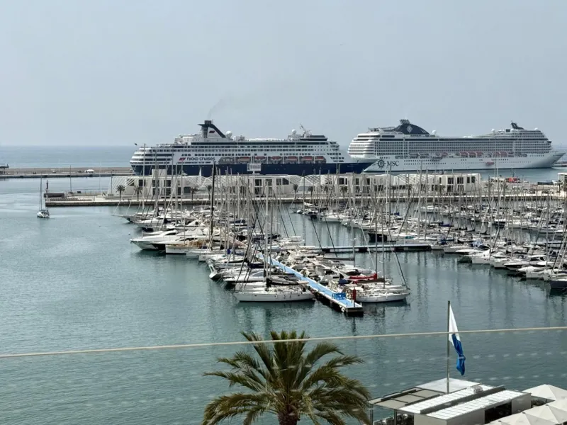 Ático de Lujo con Vistas Espectaculares en la Explanada de España, Alicante