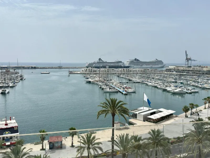 Ático de Lujo con Vistas Espectaculares en la Explanada de España, Alicante