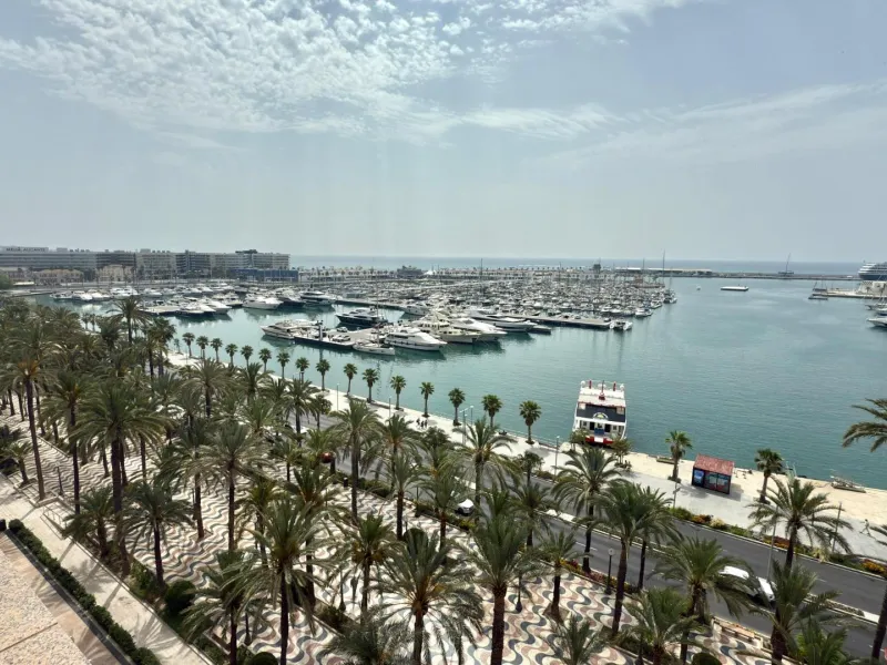 Ático de Lujo con Vistas Espectaculares en la Explanada de España, Alicante
