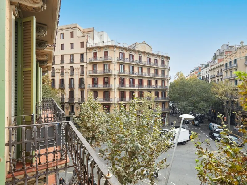 Renovated Charming Apartment in Eixample, Barcelona