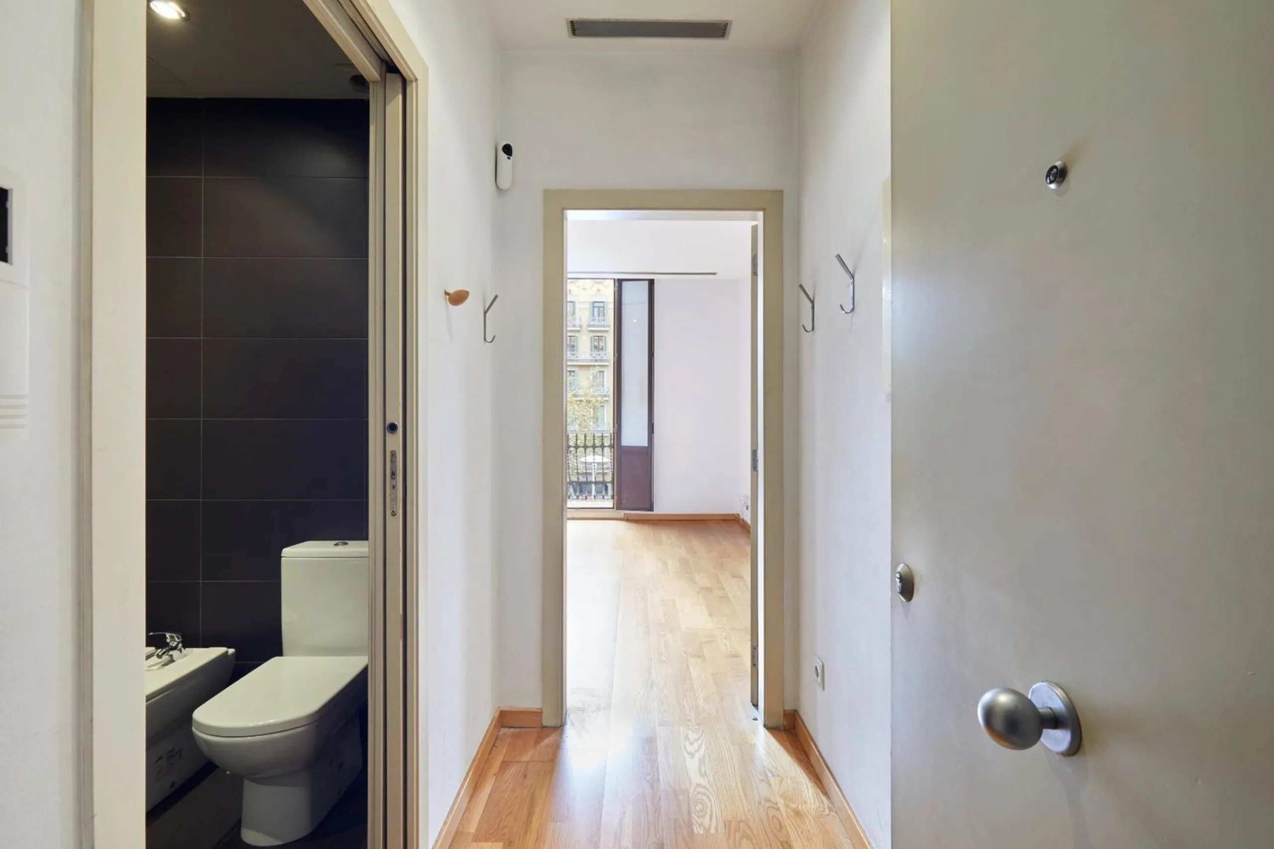 Renovated Charming Apartment in Eixample, Barcelona