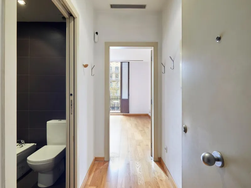 Renovated Charming Apartment in Eixample, Barcelona