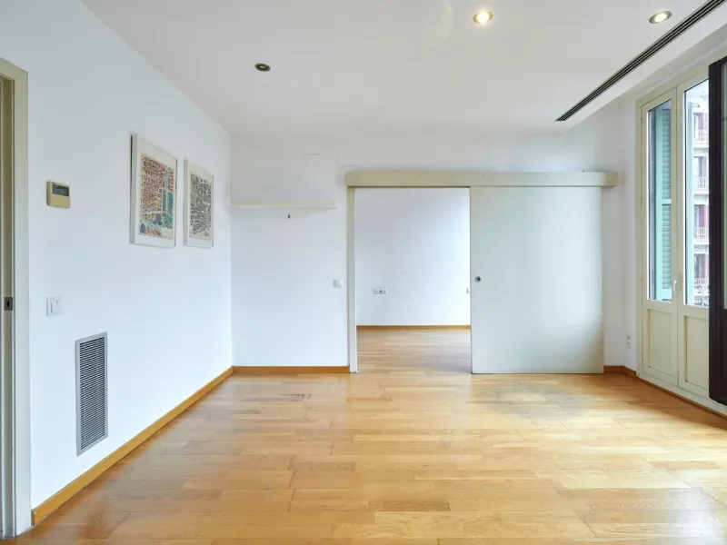Renovated Charming Apartment in Eixample, Barcelona