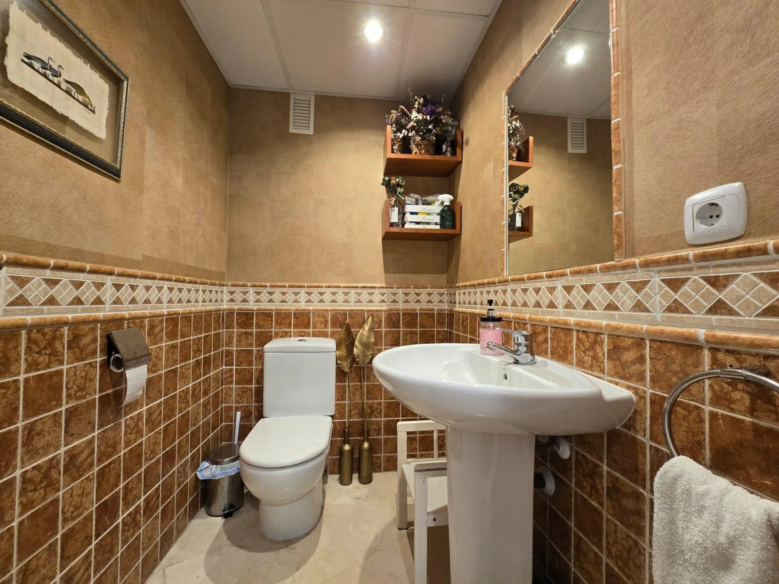EXCLUSIVO CHALET ADOSADO EN CABO HUERTAS A TAN SOLO 5 MINUTOS DE LA ARENA