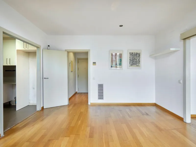 Renovated Charming Apartment in Eixample, Barcelona