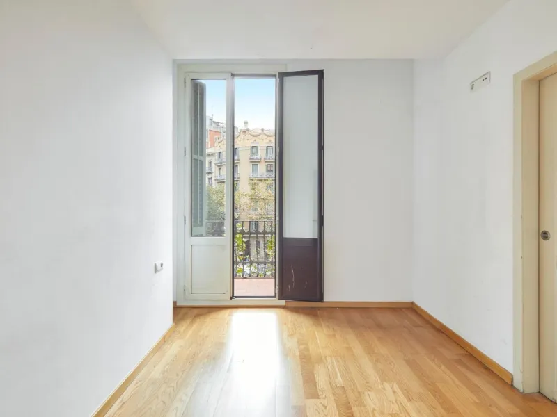 Renovated Charming Apartment in Eixample, Barcelona