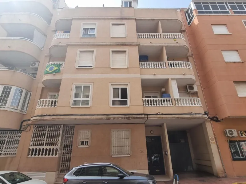 Apartamento semi-nuevo en la zona mas demandada de Torrevieja !