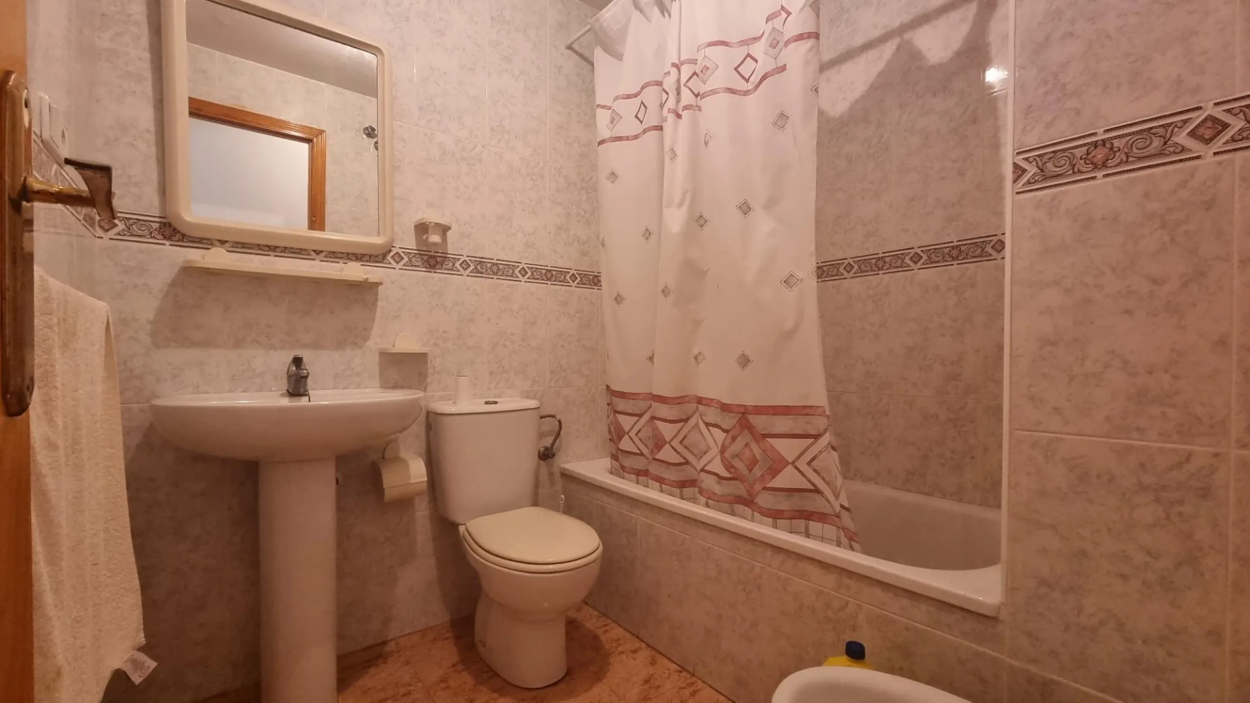 Apartamento semi-nuevo en la zona mas demandada de Torrevieja !