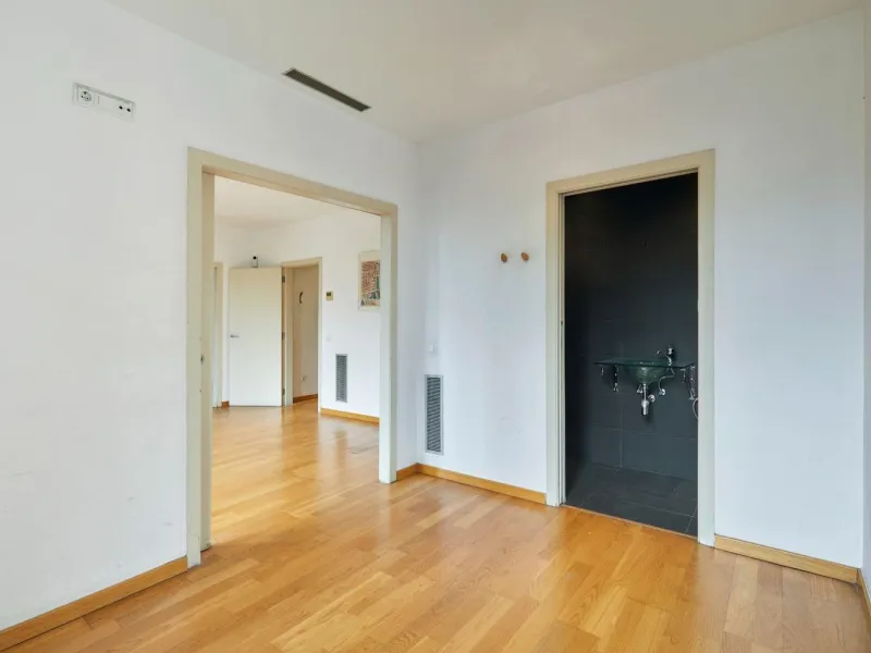 Renovated Charming Apartment in Eixample, Barcelona