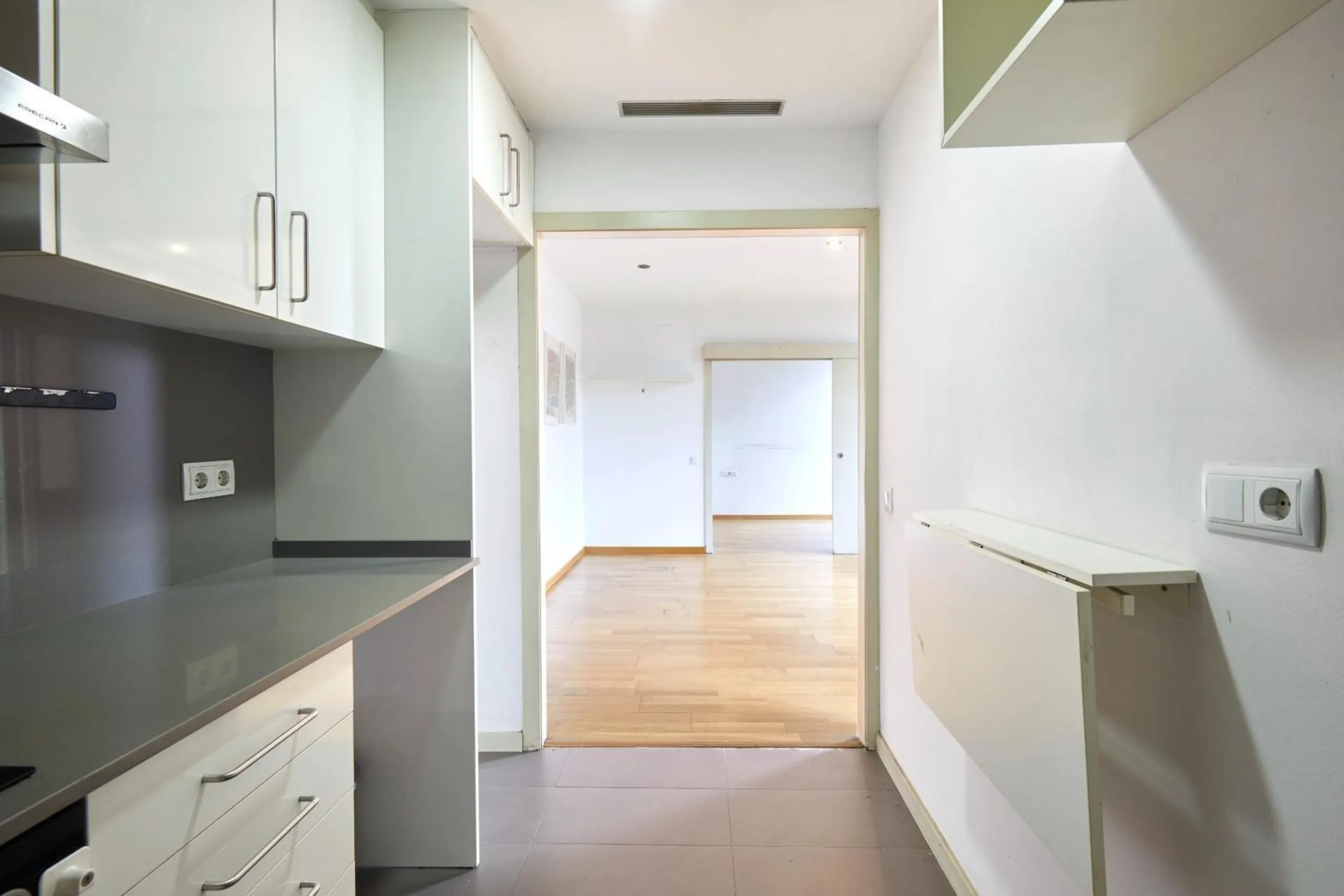 Renovated Charming Apartment in Eixample, Barcelona