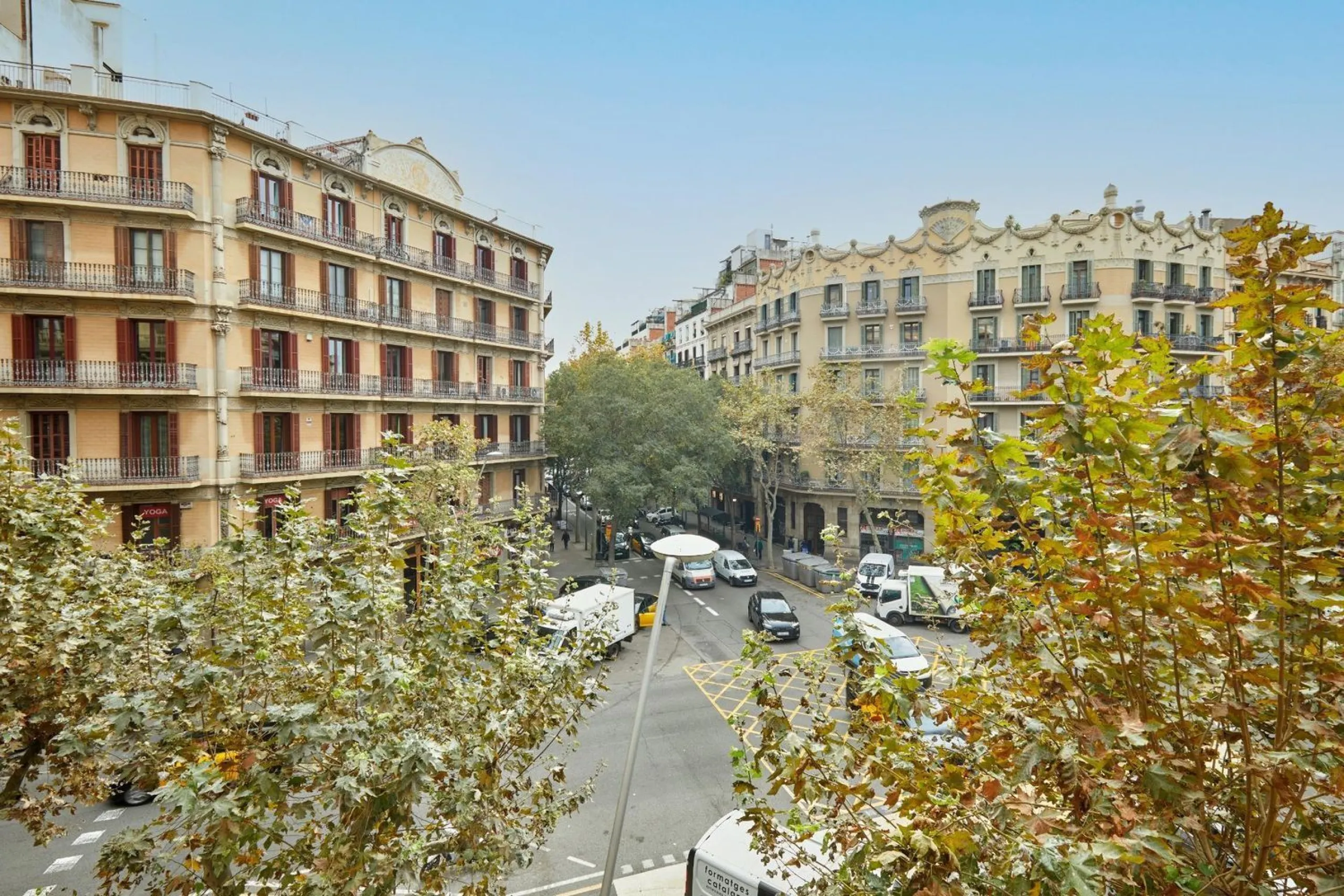 Renovated Charming Apartment in Eixample, Barcelona