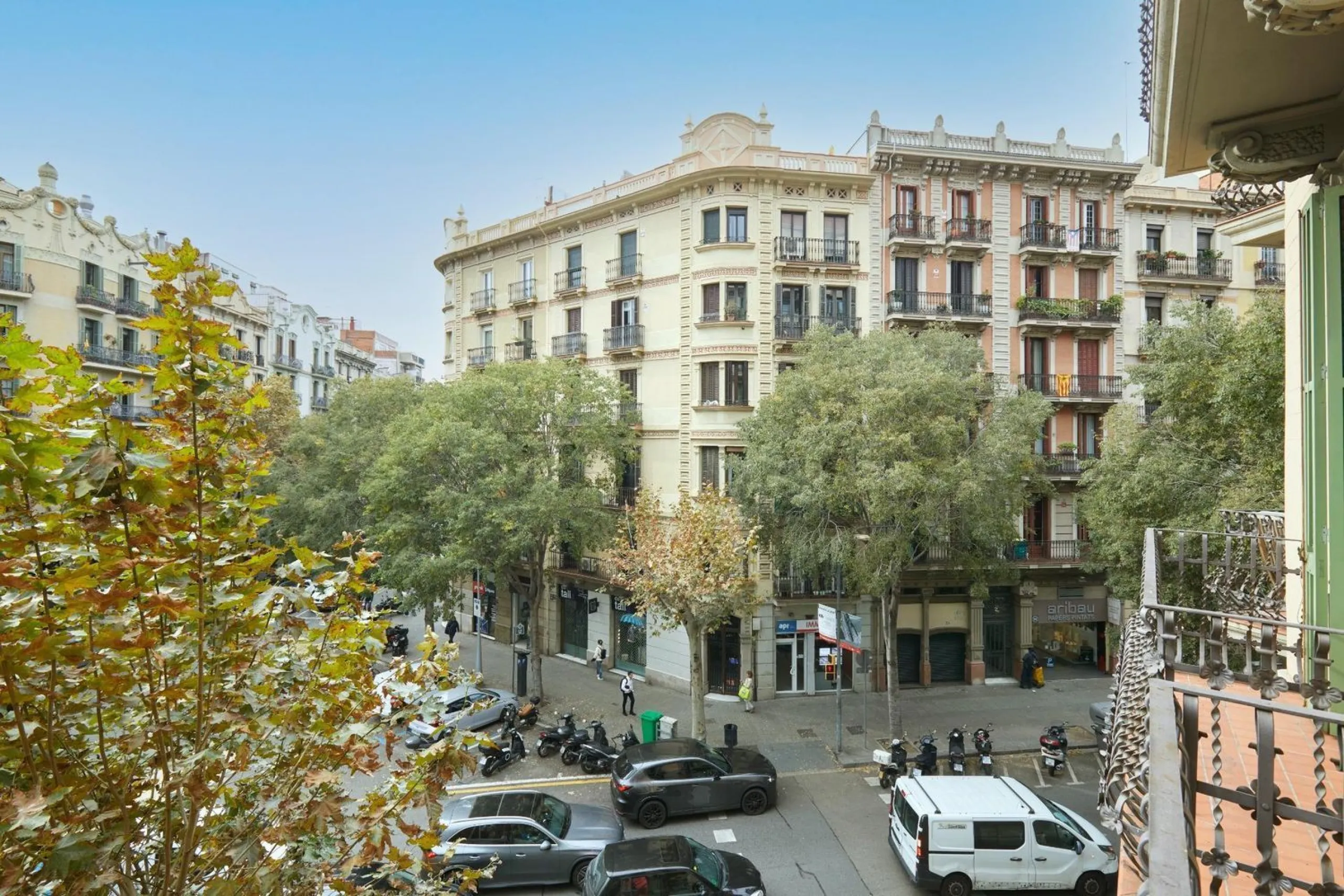Renovated Charming Apartment in Eixample, Barcelona