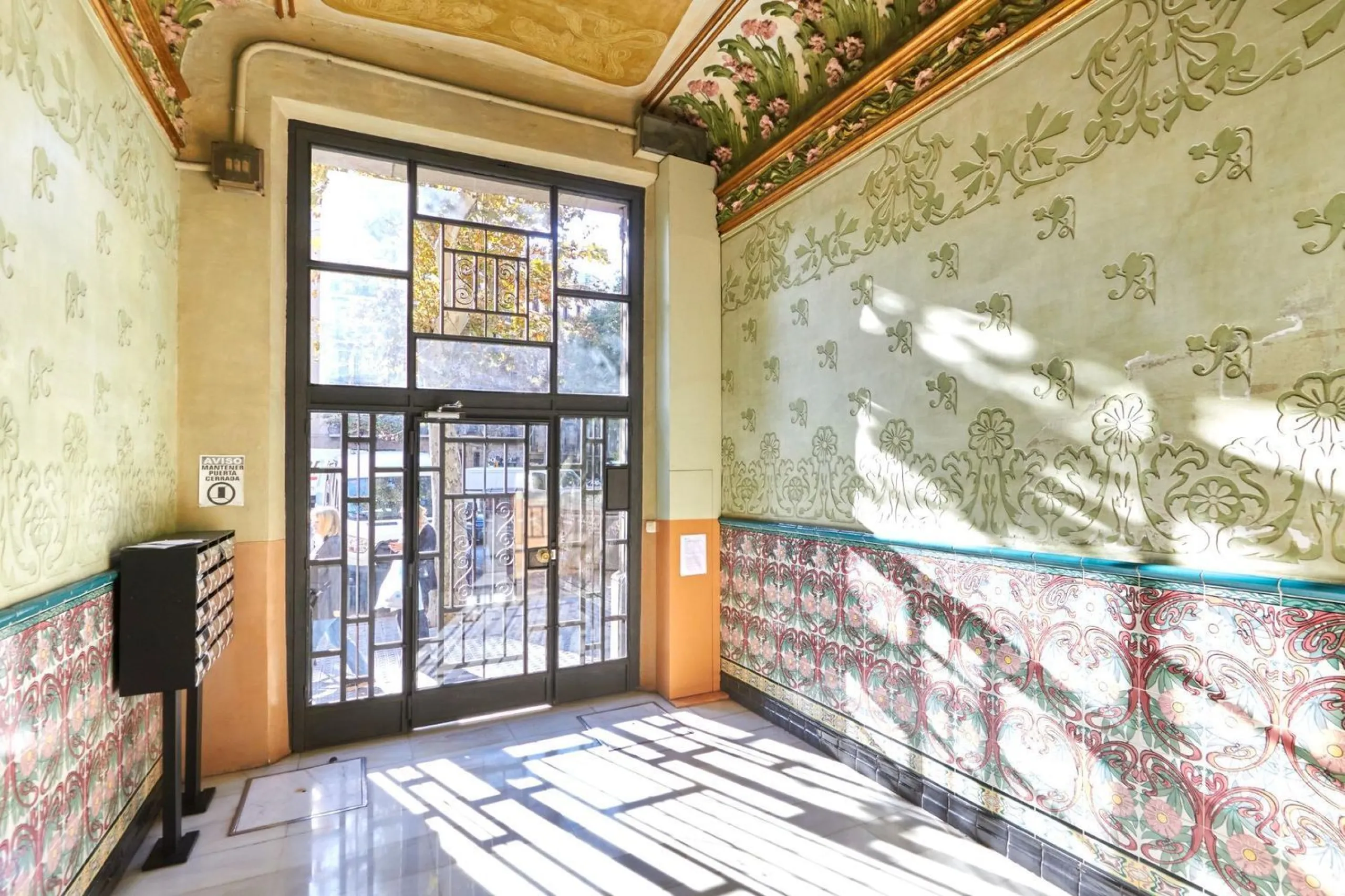 Renovated Charming Apartment in Eixample, Barcelona