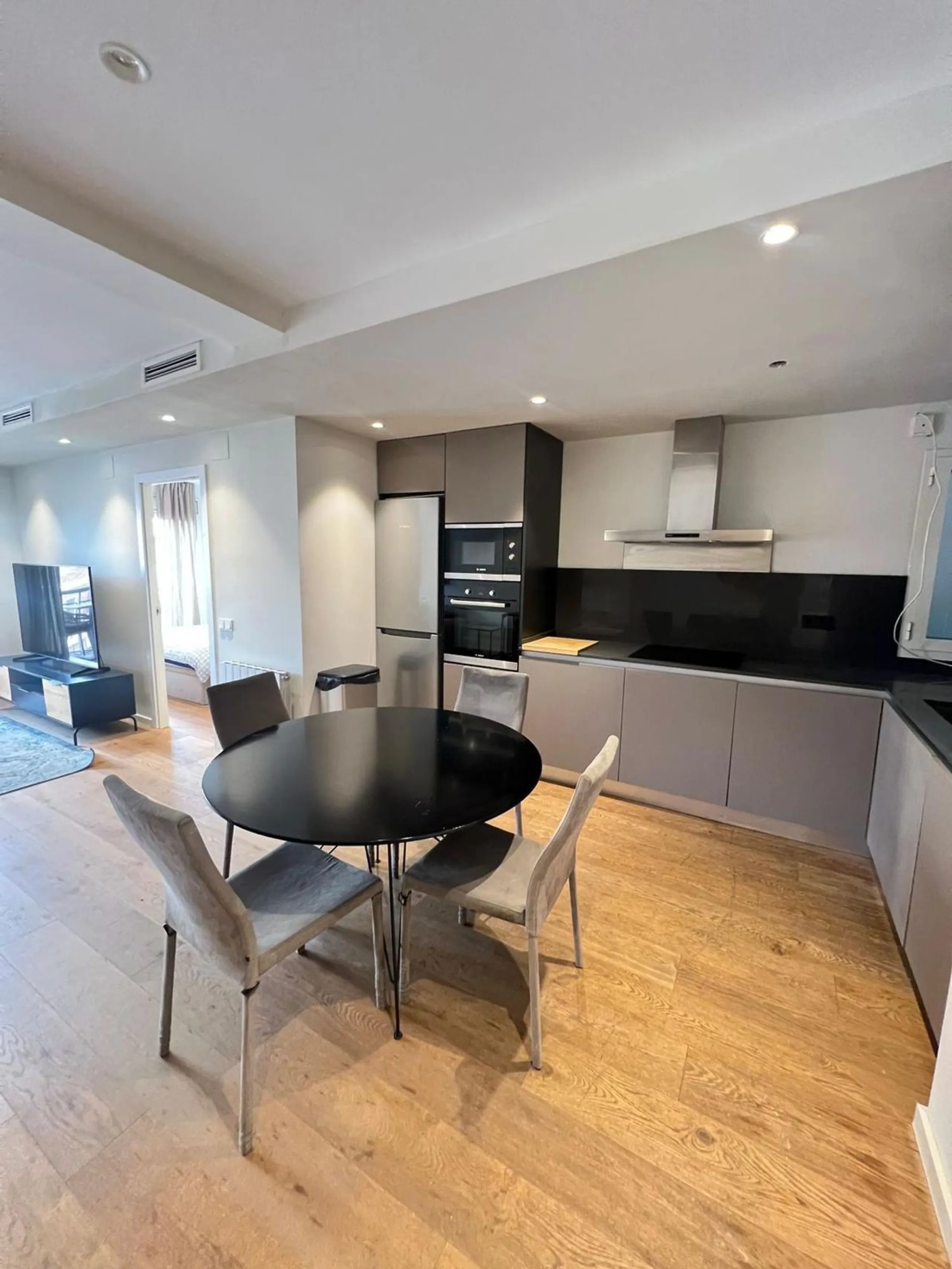 Apartamento en Entenca/Corsega – Diseño y Confort en el Centro de Barcelona
