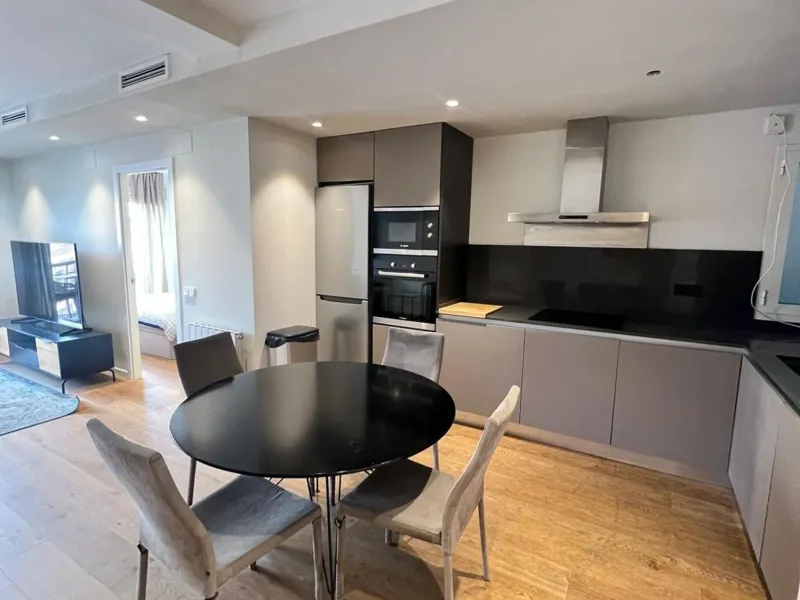 Apartamento en Entenca/Corsega – Diseño y Confort en el Centro de Barcelona