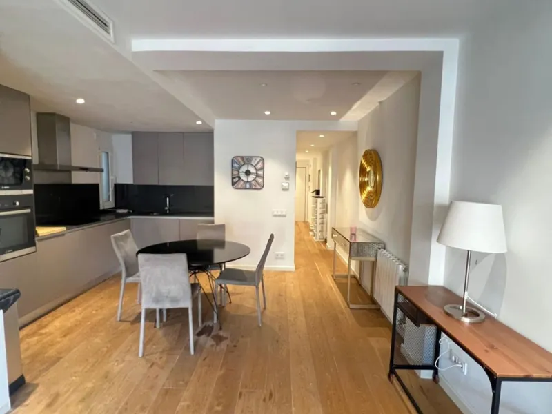 Apartamento en Entenca/Corsega – Diseño y Confort en el Centro de Barcelona