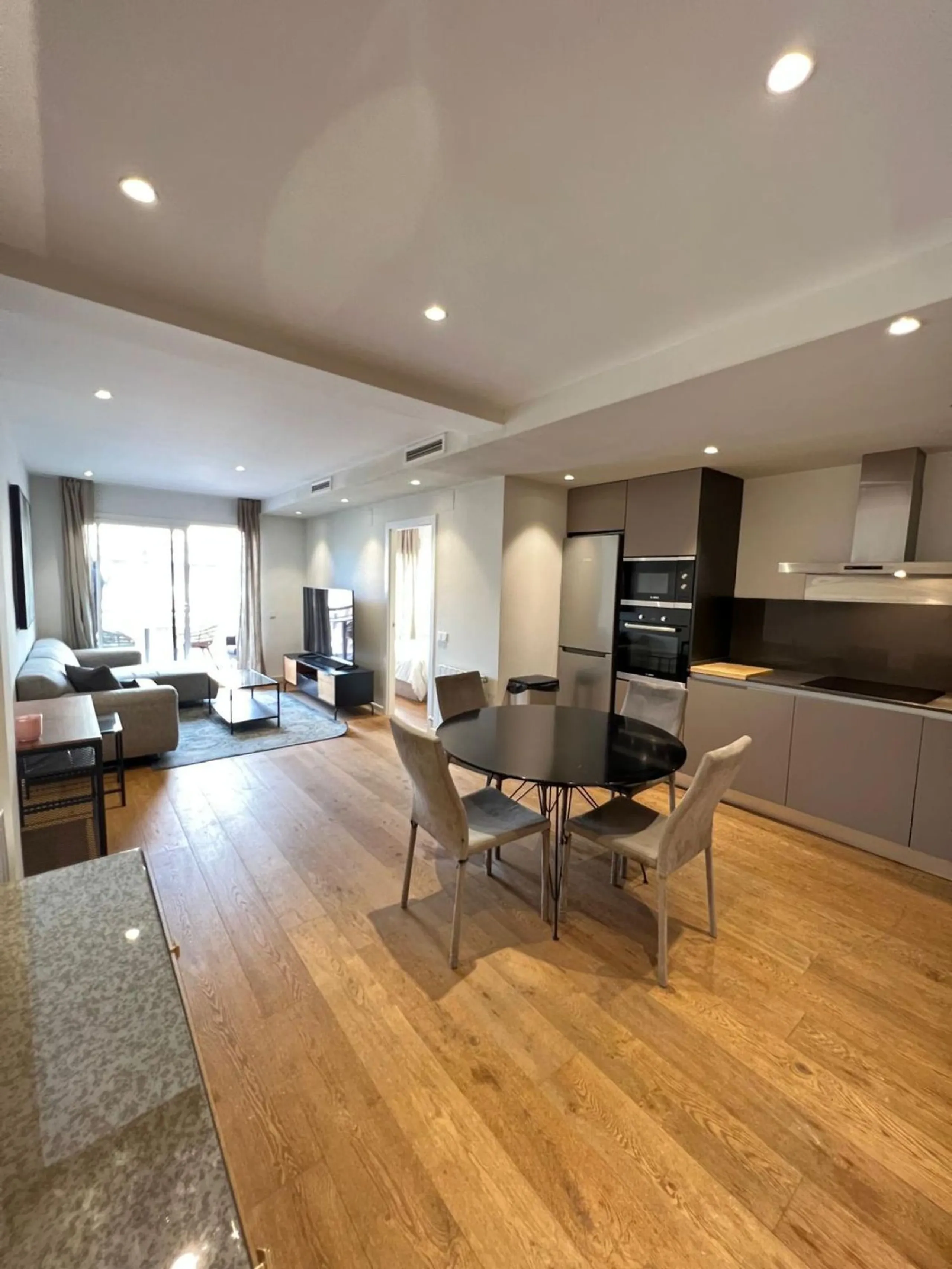 Apartamento en Entenca/Corsega – Diseño y Confort en el Centro de Barcelona